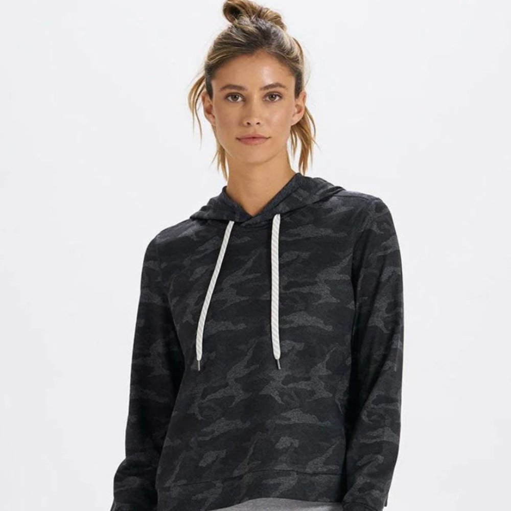 Vuori Halo Essential Black Hoodie